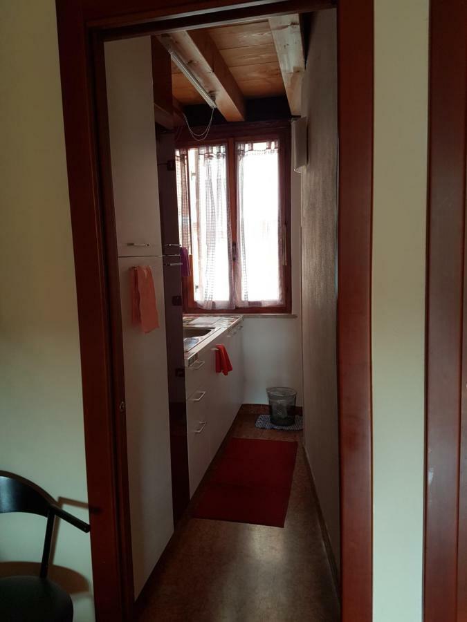 Dora Baltea Monolocale Primo Piano Mansarda Secondo Piano เวโรนา ภายนอก รูปภาพ