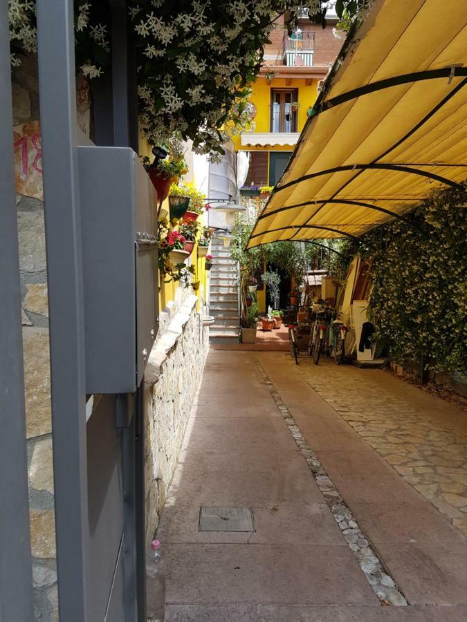 Dora Baltea Monolocale Primo Piano Mansarda Secondo Piano เวโรนา ภายนอก รูปภาพ